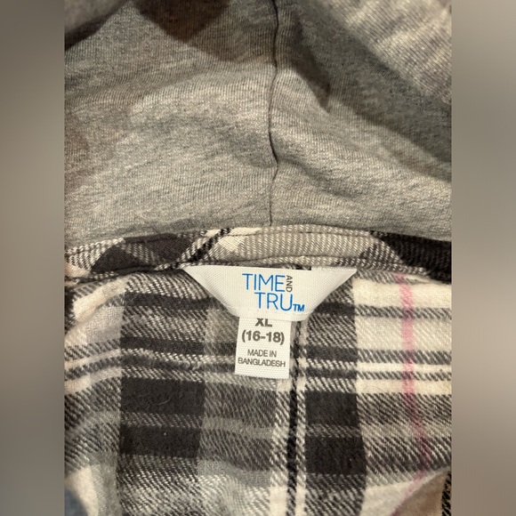 Time and Tru flannel hoodie great on cool evenings. Size XL 23 1/2” pit to pit - Picture 7 of 11